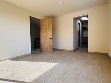 Casa Nueva en Venta de Autor en Zaru con Privacidad Total y Vista Espectacular