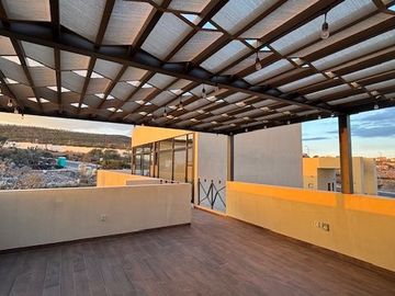 Casa Nueva en Venta de Autor en Zaru con Privacidad Total y Vista Espectacular