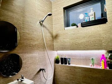 Rumah Model Modern Tropical House Mewah & Keren di Serpong
