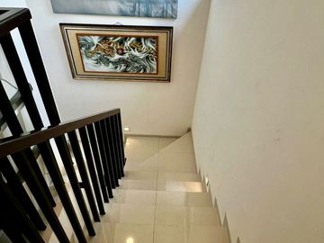 Rumah Model Modern Tropical House Mewah & Keren di Serpong