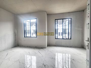 Dijual Villa Siap Huni Komplek Marriott Bakti Luhur Jalan Bakti Luhur