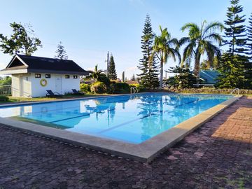 Fully Furnished Tagaytay Condo For Sale 1-Bedroom With Parking