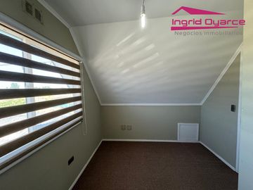 VENDO ACOGEDORA CASA SEMINUEVA 4 DORMITORIOS 2 BAÑOS EN AVDA HUAMBALI CHILLAN