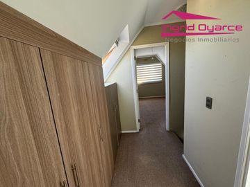 VENDO ACOGEDORA CASA SEMINUEVA 4 DORMITORIOS 2 BAÑOS EN AVDA HUAMBALI CHILLAN