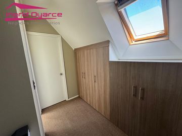 VENDO ACOGEDORA CASA SEMINUEVA 4 DORMITORIOS 2 BAÑOS EN AVDA HUAMBALI CHILLAN
