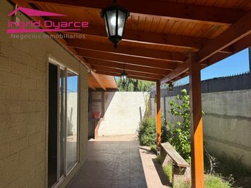 VENDO ACOGEDORA CASA SEMINUEVA 4 DORMITORIOS 2 BAÑOS EN AVDA HUAMBALI CHILLAN