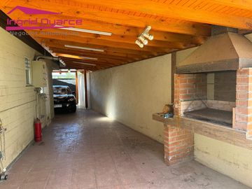 VENDO ACOGEDORA CASA SEMINUEVA 4 DORMITORIOS 2 BAÑOS EN AVDA HUAMBALI CHILLAN