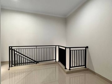 Rumah Kalisari Pasar Rebo, Baru SIAP HUNI, Murah 2 LANTAI, Jaktim Jakarta Timur (ARR107) Jual Dijual