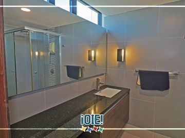 En venta: Departamento en edificio Poseidon, con vista a la ciudad