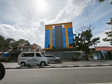 Disewakan Ruko Gandeng Jalan Kl. Yos Sudarso, Glugur Kota, Kec. Medan Barat