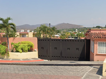 HERMOSA CASA EN UNA DE LAS MEJORES ZONAS DE XOCHITEPEC!!!!