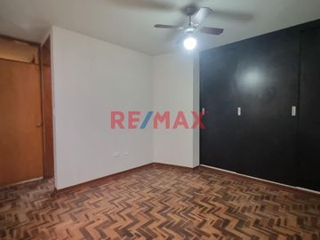 Acogedor Departamento En Venta En El 3Er Piso Urb Santa Victoria Chiclayo (T. ENEQUE)