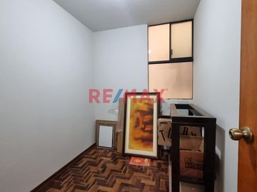 Acogedor Departamento En Venta En El 3Er Piso Urb Santa Victoria Chiclayo (T. ENEQUE)