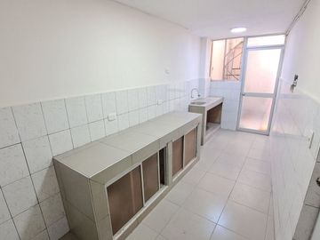 SE ALQUILA CASA EN BELLAVISTA