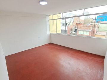 SE ALQUILA CASA EN BELLAVISTA