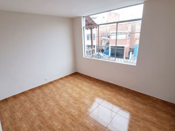 SE ALQUILA CASA EN BELLAVISTA