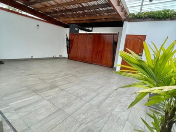 OPORTUNIDAD DE VENTA DE HERMOSA CASA EN CONDOMINIO EXCLUSIVO DE CHORRILLOS