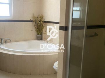 SE VENDE CASA EN QUINTA BERNINI