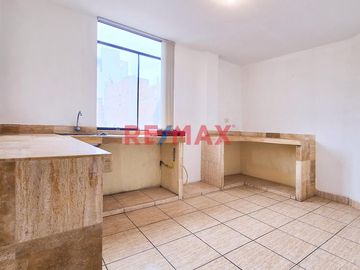 Departamento En Av. Precursores Frente A Áreas Verdes