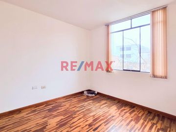 Departamento En Av. Precursores Frente A Áreas Verdes