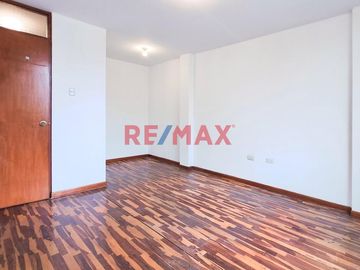 Departamento En Av. Precursores Frente A Áreas Verdes