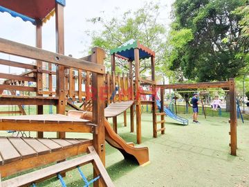 Departamento En Av. Precursores Frente A Áreas Verdes