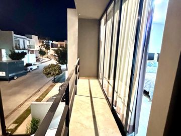 CASA EN VENTA, FRACCIONAMIENTO LOMAS PUNTA DEL ESTE RESIDENCIAL, CONDOMINIO “PUNTO MARSELLA” LEON GTO.