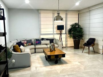 CASA EN VENTA, FRACCIONAMIENTO LOMAS PUNTA DEL ESTE RESIDENCIAL, CONDOMINIO “PUNTO MARSELLA” LEON GTO.