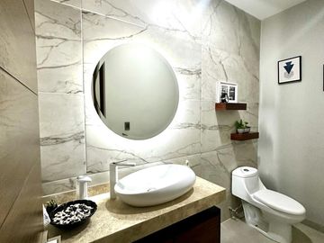 CASA EN VENTA, FRACCIONAMIENTO LOMAS PUNTA DEL ESTE RESIDENCIAL, CONDOMINIO “PUNTO MARSELLA” LEON GTO.