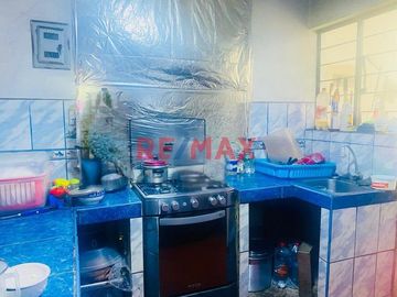 Se Vende Casa Con Gran Potencial Para Remodelar San Juan De Lurigancho