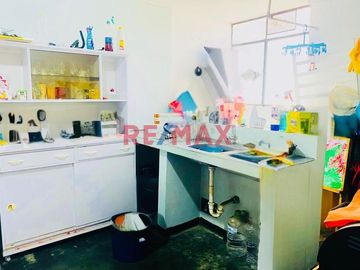 Se Vende Casa Con Gran Potencial Para Remodelar San Juan De Lurigancho