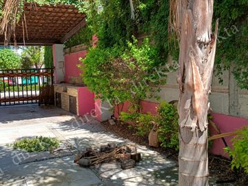 🌟 ¡Vive en Tranquilidad y Comodidad en Corregidora! 🌿  Casa dos niveles en privada !! A Ofertar.