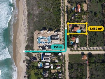 Se Vende Lujosa Villa de dos Niveles en Rancho Neptuno con Vista al Mar