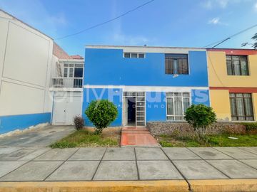 Casa amplia en Venta en Urb. La Caleta