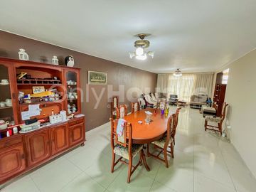 Casa amplia en Venta en Urb. La Caleta