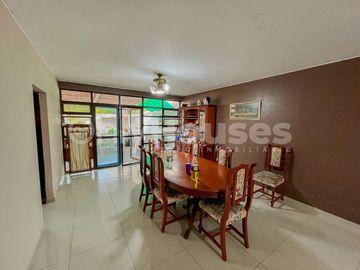 Casa amplia en Venta en Urb. La Caleta