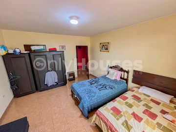 Casa amplia en Venta en Urb. La Caleta