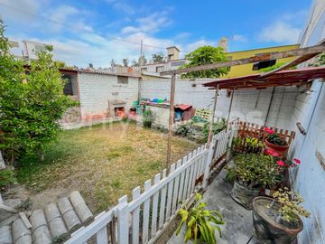 Casa amplia en Venta en Urb. La Caleta