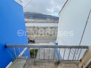Casa amplia en Venta en Urb. La Caleta