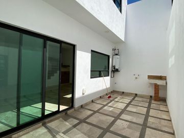 CASA FRACC. LA FLORIDA 3 PISOS, NUEVA!!