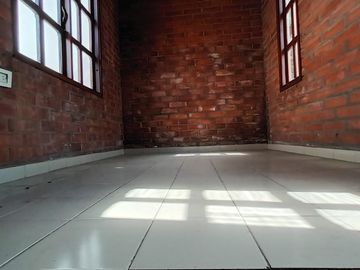 VENTA CASA ESQUINERA MULTIFAMILIAR EN ALAMOS CALI