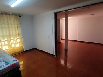 VENTA CASA ESQUINERA MULTIFAMILIAR EN ALAMOS CALI