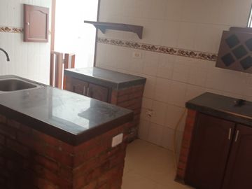 VENTA CASA ESQUINERA MULTIFAMILIAR EN ALAMOS CALI