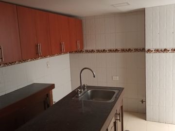 VENTA CASA ESQUINERA MULTIFAMILIAR EN ALAMOS CALI