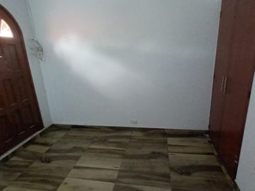 VENTA CASA ESQUINERA MULTIFAMILIAR EN ALAMOS CALI
