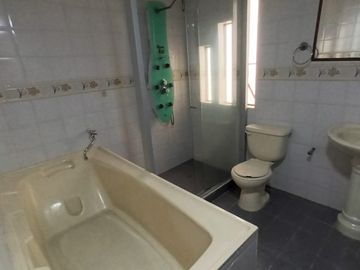 VENTA CASA ESQUINERA MULTIFAMILIAR EN ALAMOS CALI