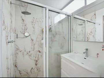 INCREÍBLE DISEÑO MODERNO CON AMPLIOS ESPACIOS