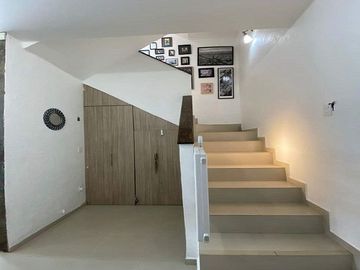 INCREÍBLE DISEÑO MODERNO CON AMPLIOS ESPACIOS