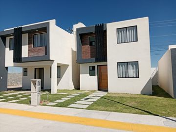 HERMOSA CASA 2 NIVELES 120.00 M2 INFONAVIT, FOVISSSTE, ISSFAM