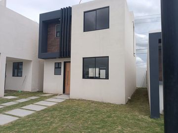 HERMOSA CASA 2 NIVELES 120.00 M2 INFONAVIT, FOVISSSTE, ISSFAM